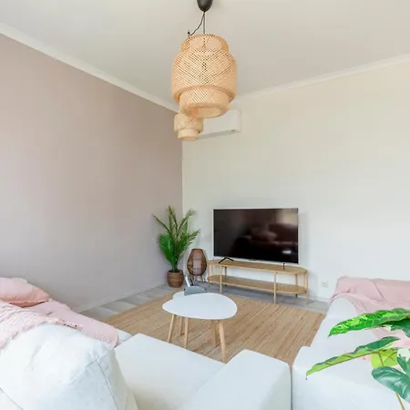 Family Getaway Steps From Sea & Centre Апартаменты Бланкенберге