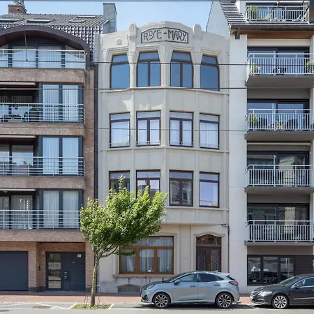 Family Getaway Steps From Sea & Centre *